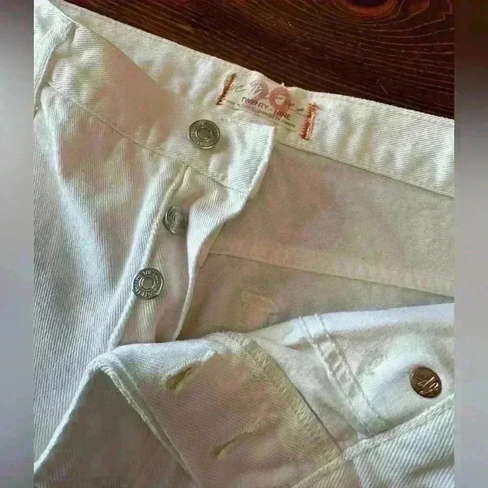 Free People Maggie Wide‎ Mid-Rise Distressed Raw Hem Straight Leg Jeans Size 29 - Picture 10 of 11